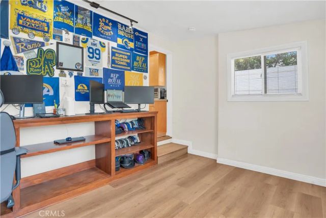 1343 N Whitnall Hwy, Burbank, CA 91505