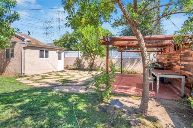 1343 N Whitnall Hwy, Burbank, CA 91505