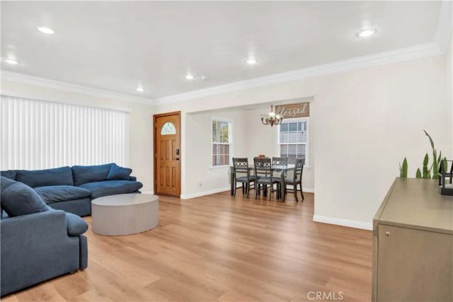 1343 N Whitnall Hwy, Burbank, CA 91505