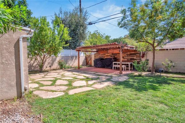 1343 N Whitnall Hwy, Burbank, CA 91505