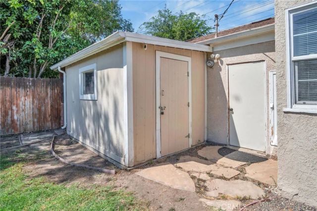 1343 N Whitnall Hwy, Burbank, CA 91505