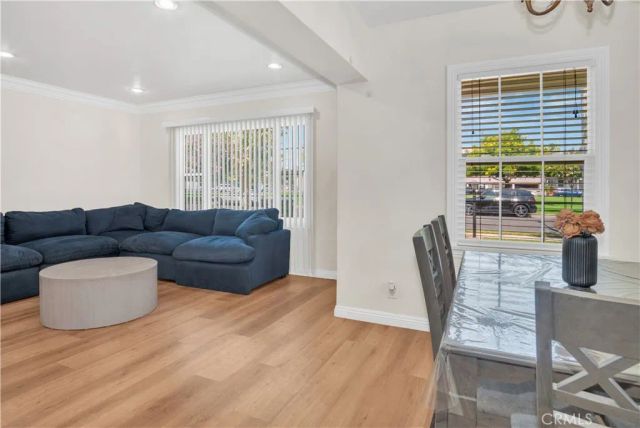 1343 N Whitnall Hwy, Burbank, CA 91505