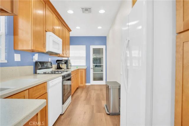 1343 N Whitnall Hwy, Burbank, CA 91505