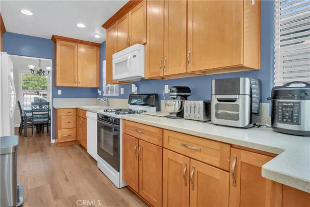 1343 N Whitnall Hwy, Burbank, CA 91505