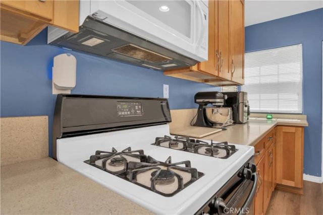 1343 N Whitnall Hwy, Burbank, CA 91505