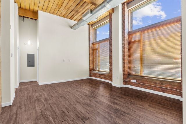 146 Court St 103, Brockton, MA 02302