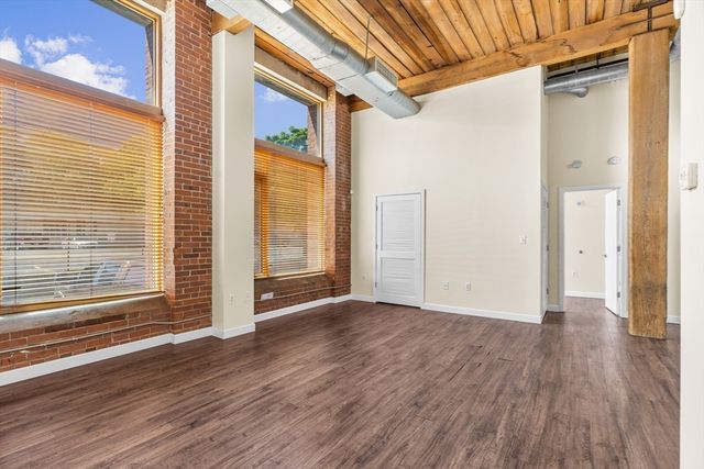 146 Court St 103, Brockton, MA 02302