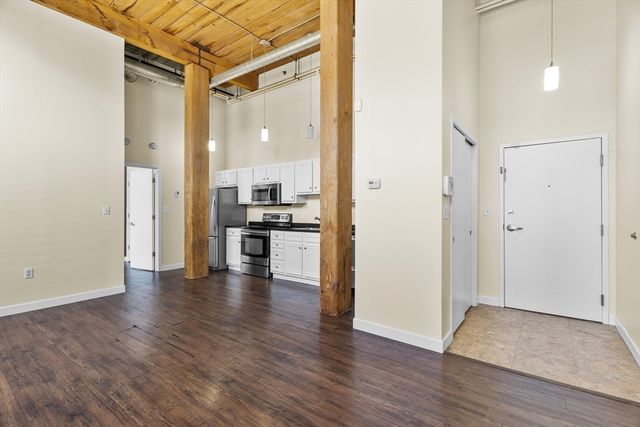 146 Court St 103, Brockton, MA 02302