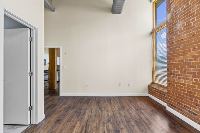 146 Court St 103, Brockton, MA 02302