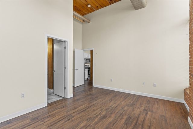 146 Court St 103, Brockton, MA 02302