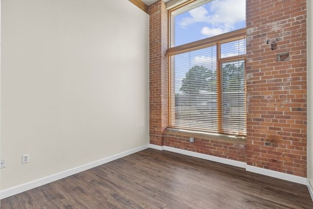 146 Court St 103, Brockton, MA 02302