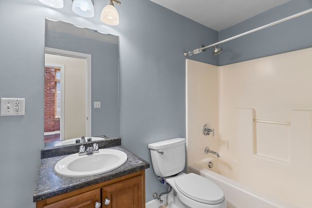 146 Court St 103, Brockton, MA 02302