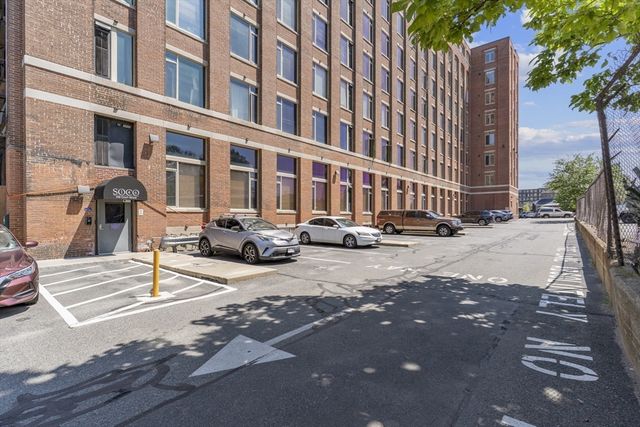 146 Court St 103, Brockton, MA 02302