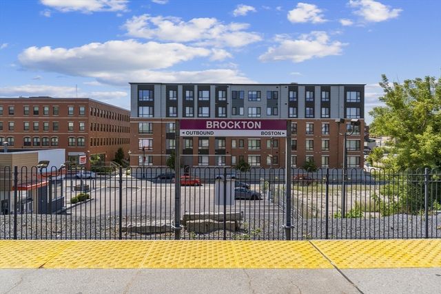 146 Court St 103, Brockton, MA 02302