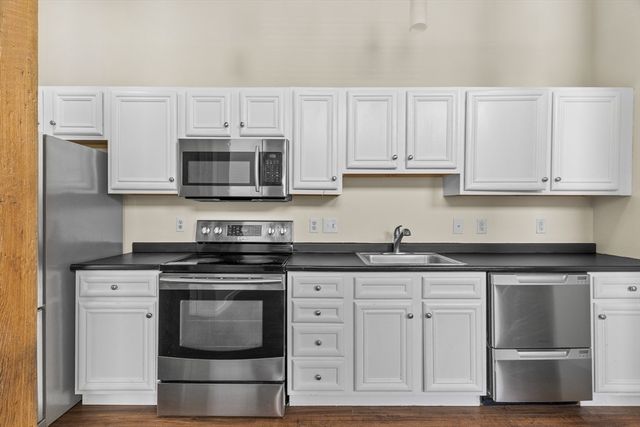 146 Court St 103, Brockton, MA 02302