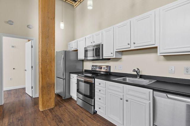 146 Court St 103, Brockton, MA 02302