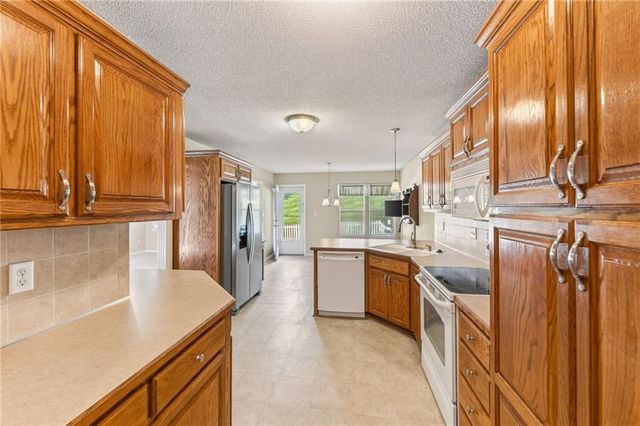 7212 N Lawn Avenue, Kansas City, MO 64119