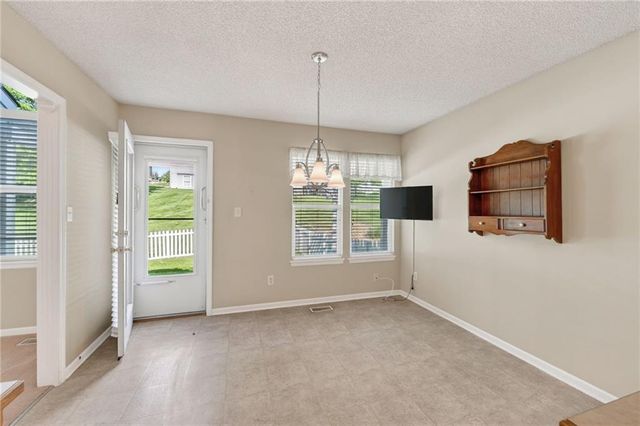 7212 N Lawn Avenue, Kansas City, MO 64119