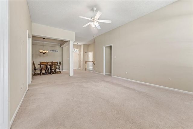 7212 N Lawn Avenue, Kansas City, MO 64119