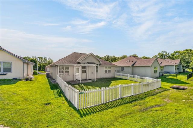 7212 N Lawn Avenue, Kansas City, MO 64119