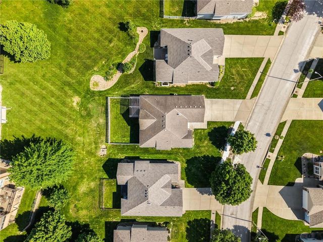 7212 N Lawn Avenue, Kansas City, MO 64119