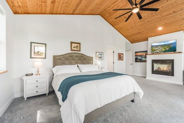 16 Hawkins RD, Sagle, ID 83860