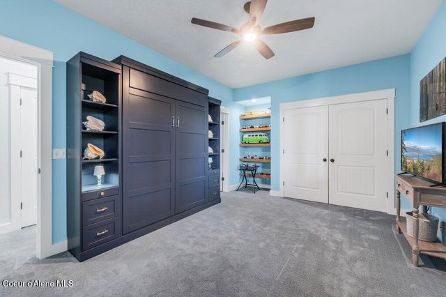 16 Hawkins RD, Sagle, ID 83860