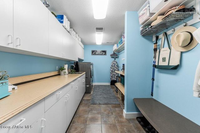 16 Hawkins RD, Sagle, ID 83860