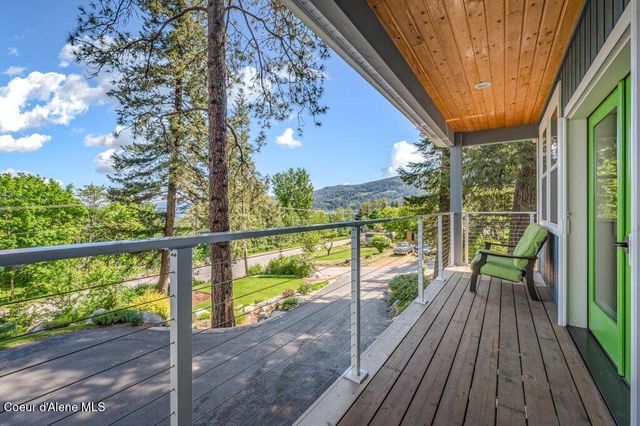 16 Hawkins RD, Sagle, ID 83860