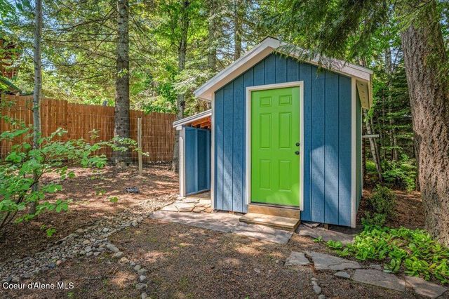 16 Hawkins RD, Sagle, ID 83860