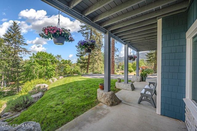 16 Hawkins RD, Sagle, ID 83860