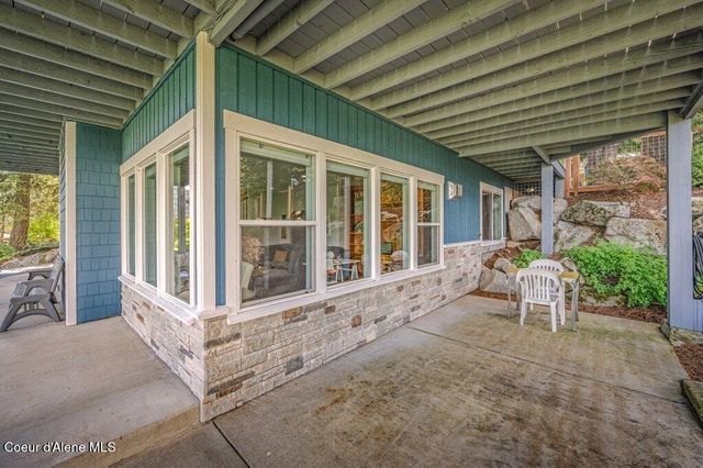 16 Hawkins RD, Sagle, ID 83860
