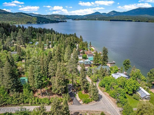 16 Hawkins RD, Sagle, ID 83860