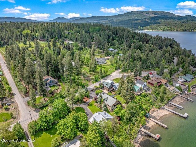 16 Hawkins RD, Sagle, ID 83860