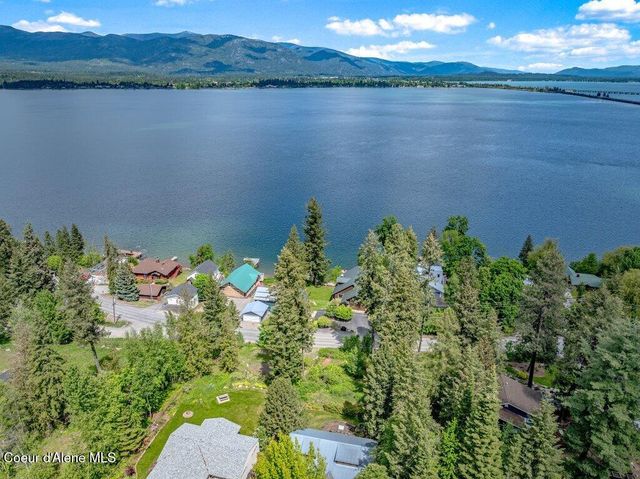 16 Hawkins RD, Sagle, ID 83860