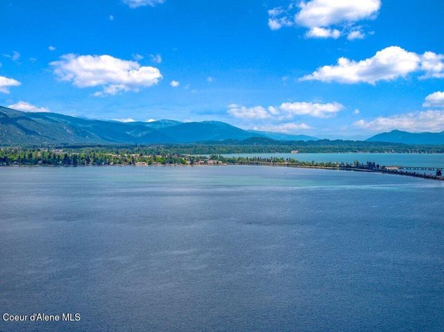 16 Hawkins RD, Sagle, ID 83860