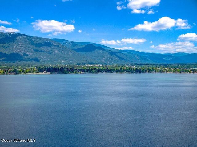 16 Hawkins RD, Sagle, ID 83860