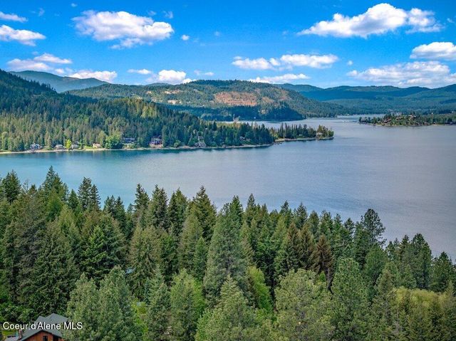 16 Hawkins RD, Sagle, ID 83860