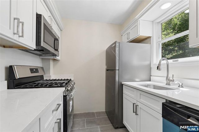 35-10 Ferry Heights, Fair Lawn, NJ 07410