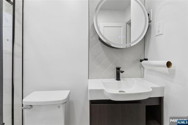 35-10 Ferry Heights, Fair Lawn, NJ 07410