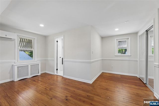 35-10 Ferry Heights, Fair Lawn, NJ 07410