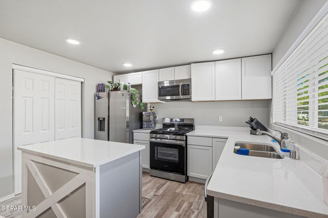 4113 ROXBURY Drive, El Paso, TX 79922