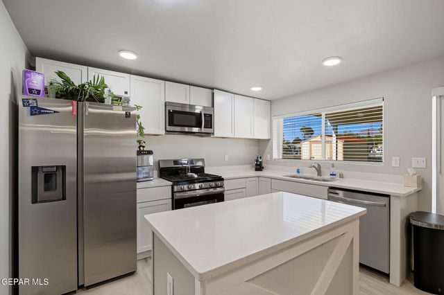 4113 ROXBURY Drive, El Paso, TX 79922