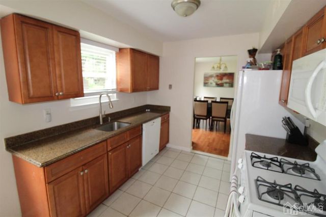 47 Linden Lane, Plainsboro, NJ 08536