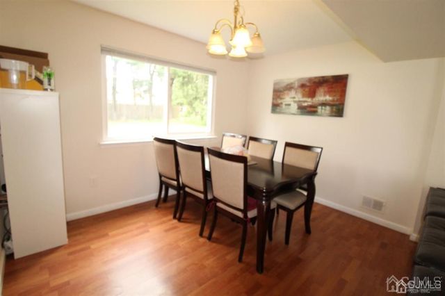 47 Linden Lane, Plainsboro, NJ 08536