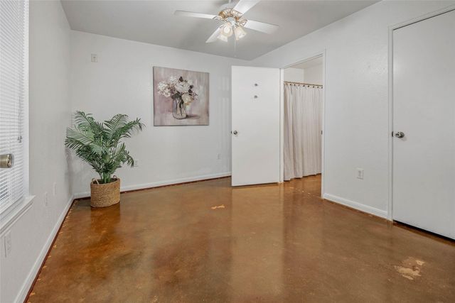 517 Southwest Parkway 103, College Station, TX 77840