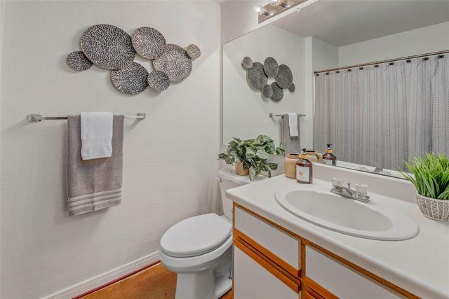 517 Southwest Parkway 103, College Station, TX 77840