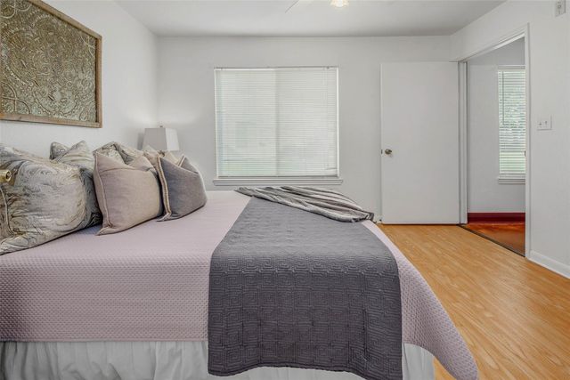 517 Southwest Parkway 103, College Station, TX 77840