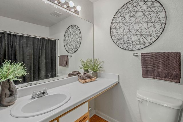 517 Southwest Parkway 103, College Station, TX 77840