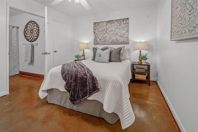 517 Southwest Parkway 103, College Station, TX 77840